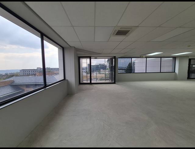 1,066M² OFFICE TO LET IN SANDTON CENTRAL